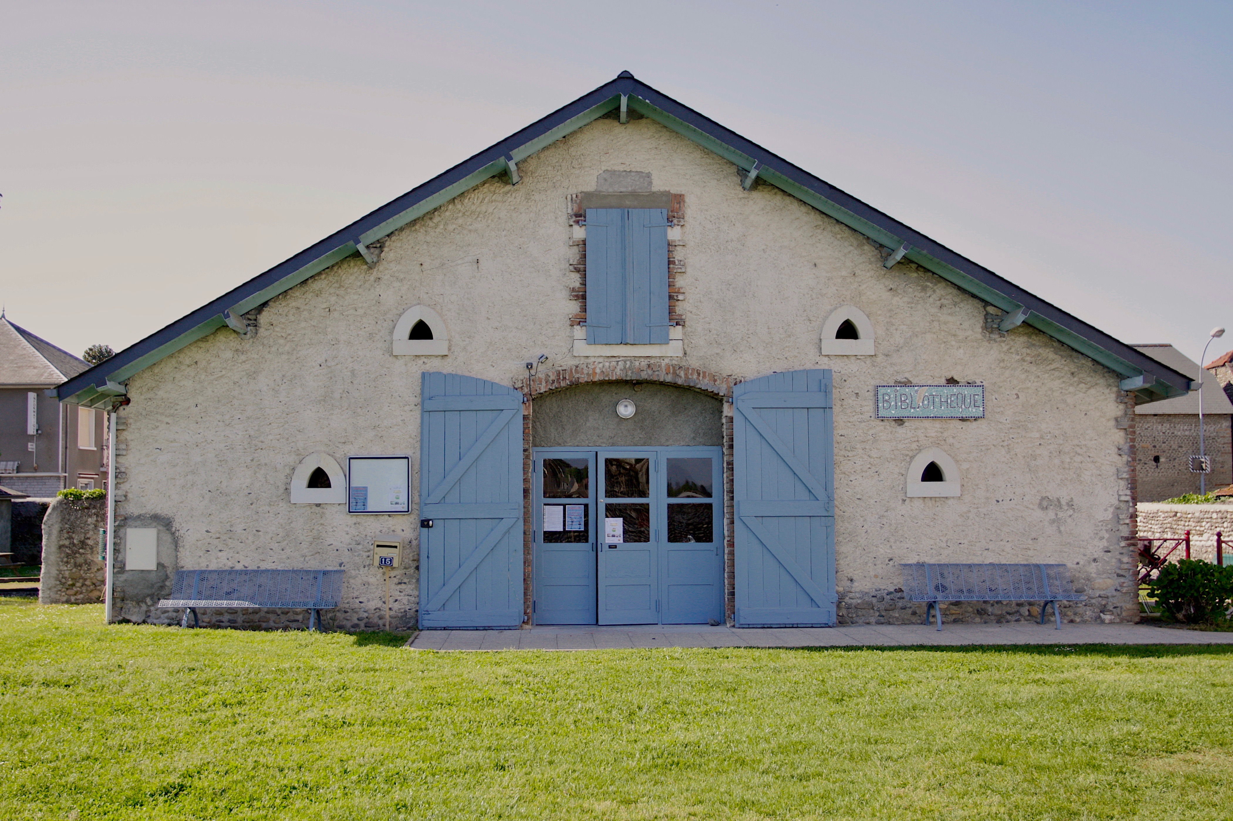 Bio seau à disposition au secrétariat de mairie